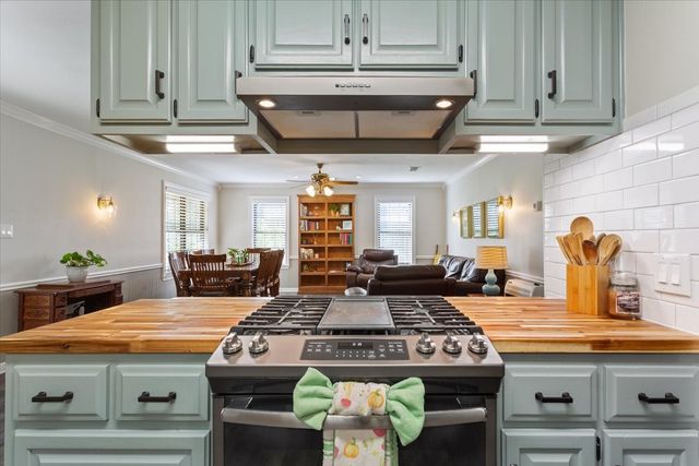 807 Berger Road, West, TX 76691