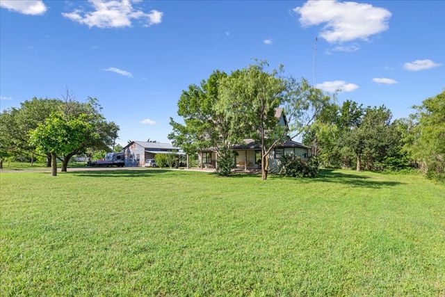807 Berger Road, West, TX 76691