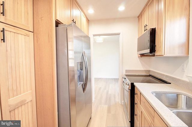 915 SHAWNEE DR, Frederick, MD 21701