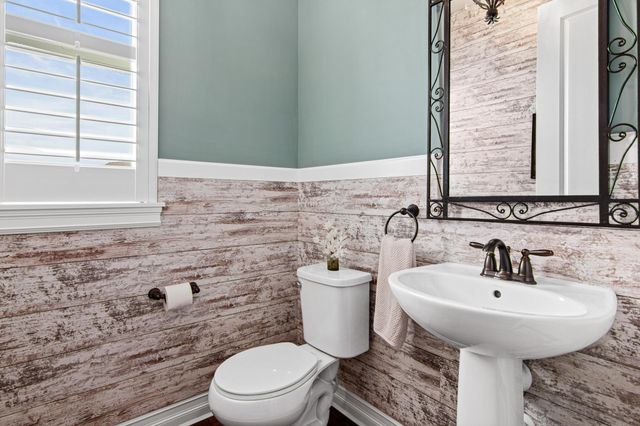 22 Alcott Court, North Oaks, MN 55127