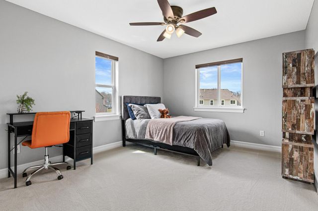 22 Alcott Court, North Oaks, MN 55127