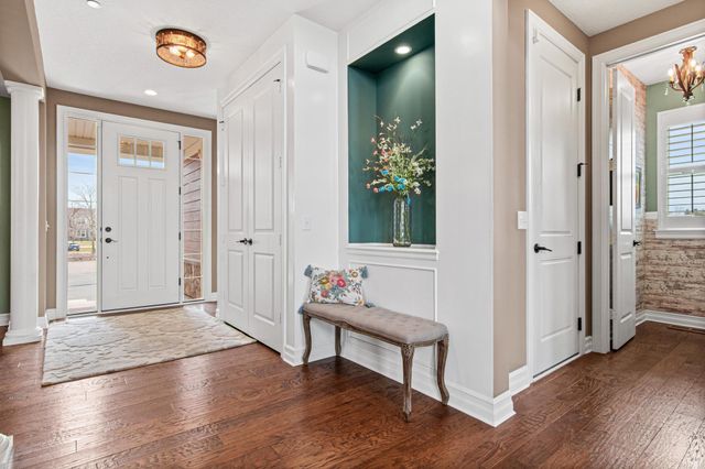 22 Alcott Court, North Oaks, MN 55127