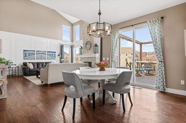 22 Alcott Court, North Oaks, MN 55127