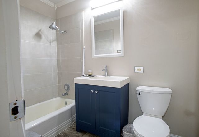 485 Duane Terrace B4, Glen Ellyn, IL 60137