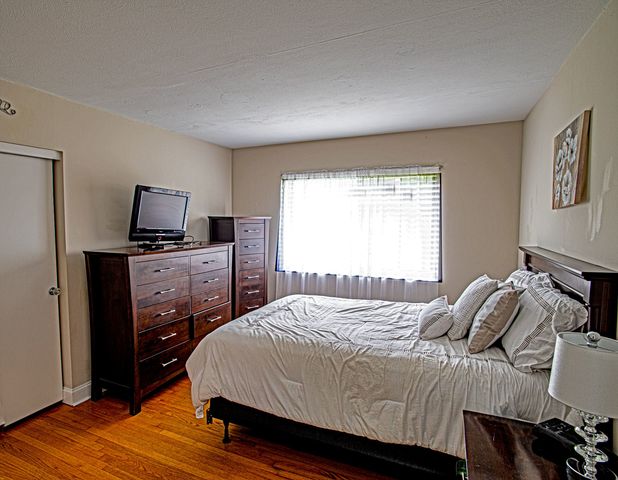 485 Duane Terrace B4, Glen Ellyn, IL 60137