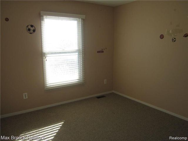 4250 Breckenridge Drive, West Bloomfield, MI 48322