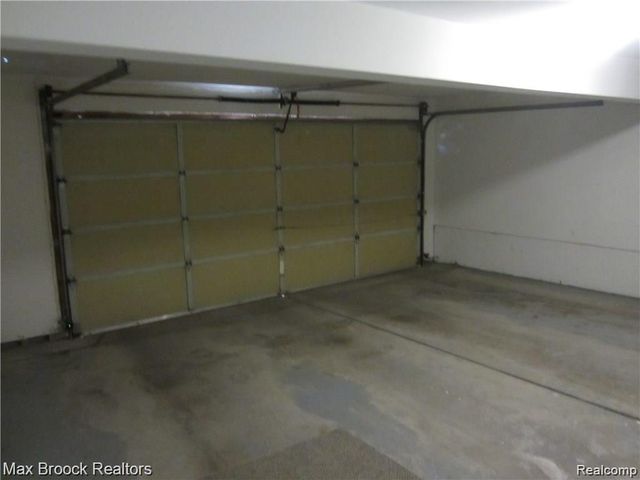 4250 Breckenridge Drive, West Bloomfield, MI 48322