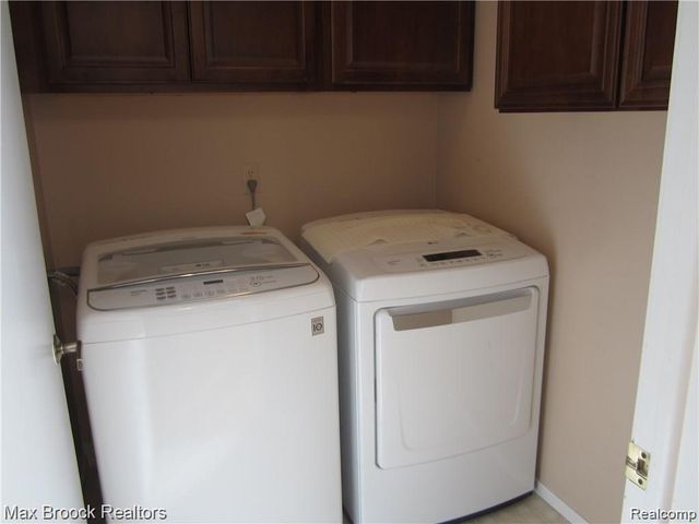 4250 Breckenridge Drive, West Bloomfield, MI 48322