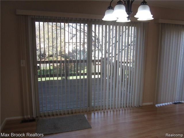 4250 Breckenridge Drive, West Bloomfield, MI 48322