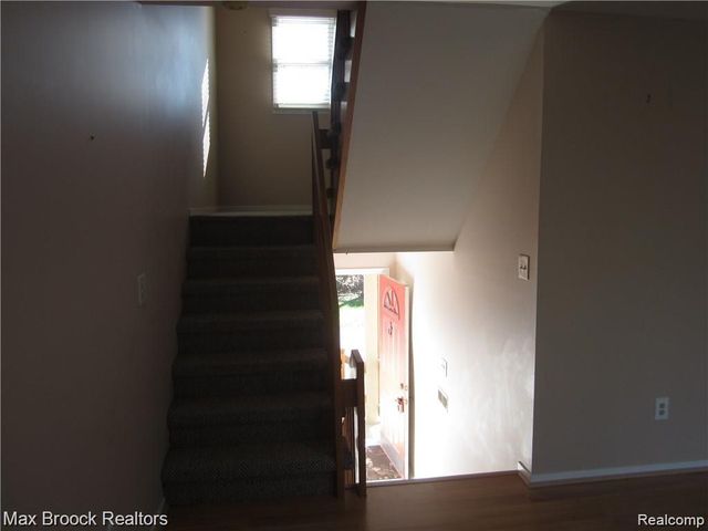 4250 Breckenridge Drive, West Bloomfield, MI 48322