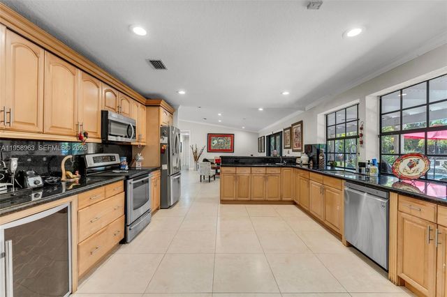 16564 SW 153 ct, Miami, FL 33187