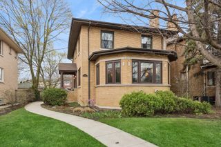 943 N Oak Park Avenue, Oak Park, IL 60302