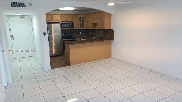 245 18th St 703, Miami Beach, FL 33139