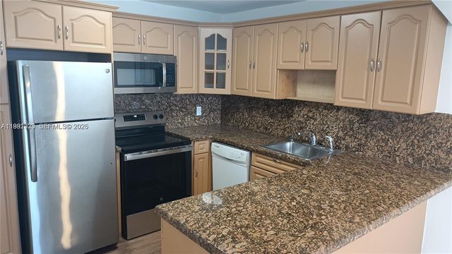 245 18th St 703, Miami Beach, FL 33139