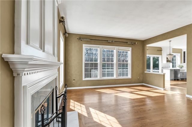 105 Castle Rocks Road, Warwick, RI 02886