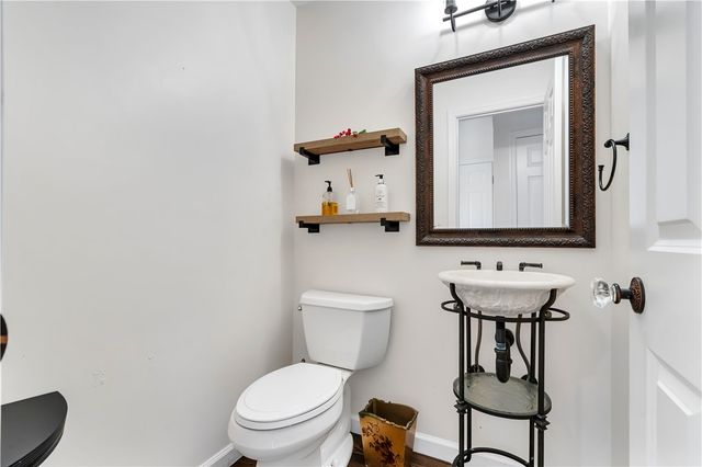 105 Castle Rocks Road, Warwick, RI 02886