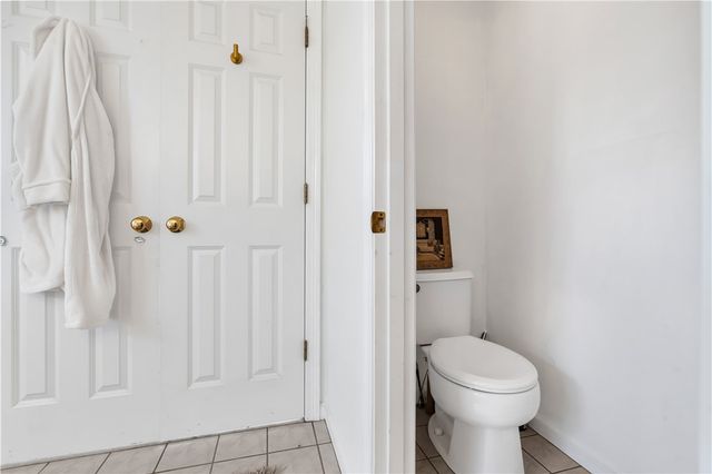 105 Castle Rocks Road, Warwick, RI 02886