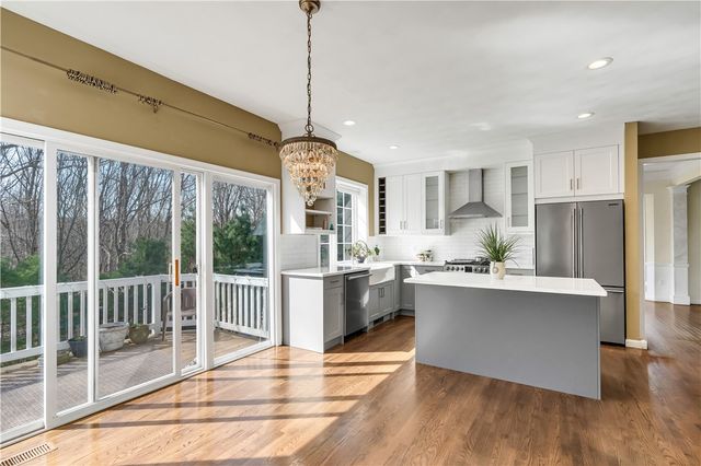 105 Castle Rocks Road, Warwick, RI 02886