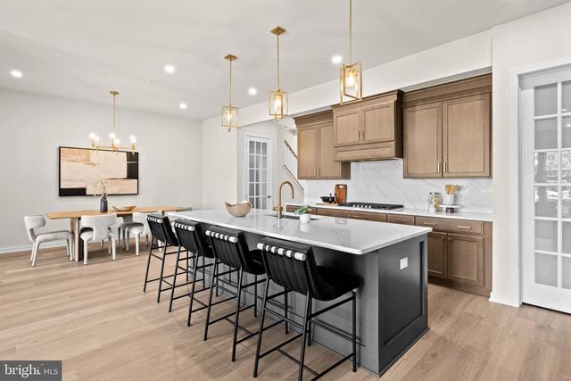 215 RIVER TRAIL CIR, King Of Prussia, PA 19406