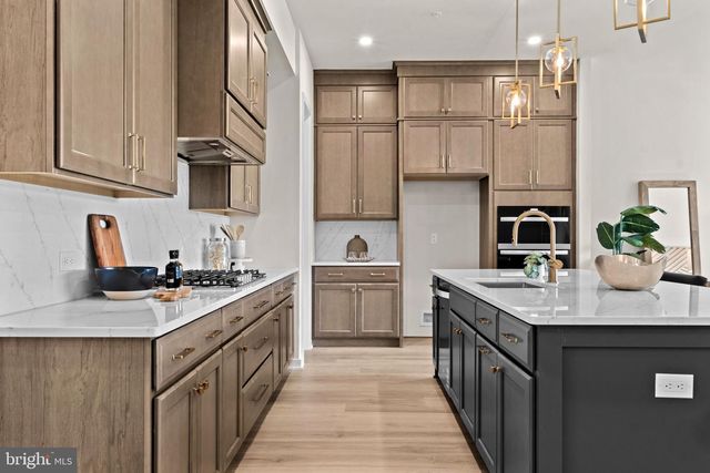 215 RIVER TRAIL CIR, King Of Prussia, PA 19406