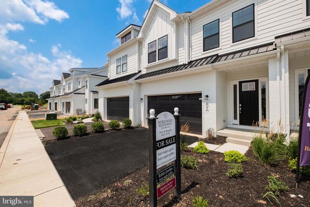 215 RIVER TRAIL CIR, King Of Prussia, PA 19406