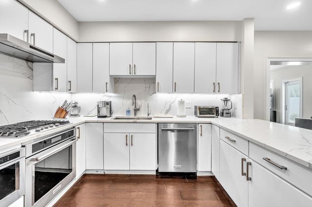 746 NE 16th Terrace, Fort Lauderdale, FL 33304