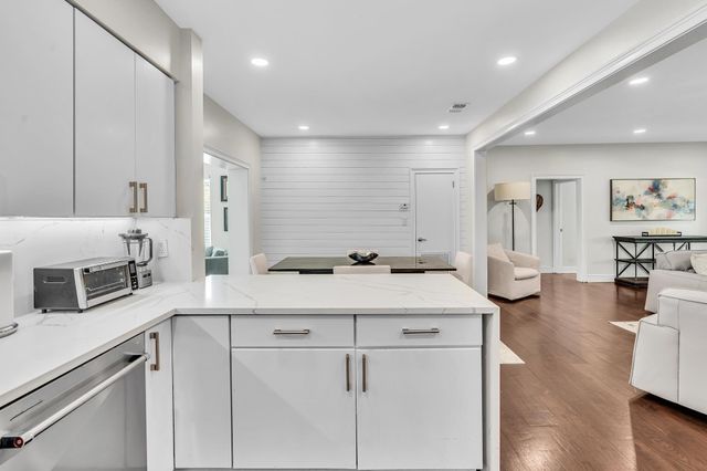 746 NE 16th Terrace, Fort Lauderdale, FL 33304