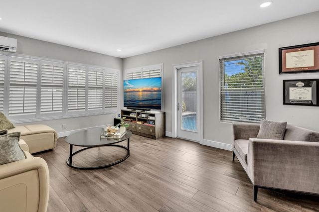 746 NE 16th Terrace, Fort Lauderdale, FL 33304