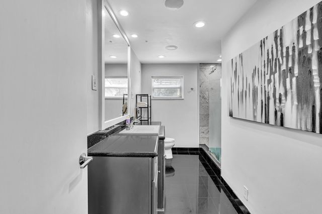 746 NE 16th Terrace, Fort Lauderdale, FL 33304