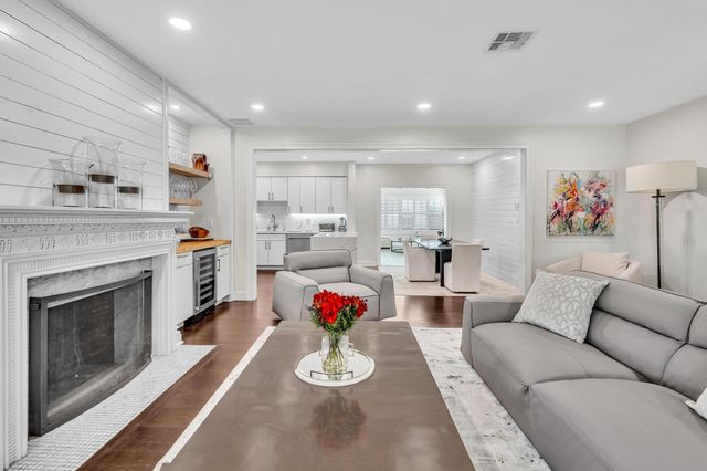 746 NE 16th Terrace, Fort Lauderdale, FL 33304