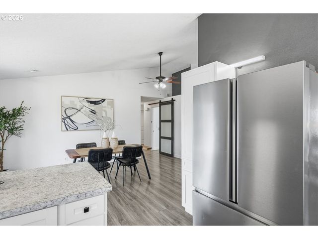 1660 Ne SIEBURG St, Keizer, OR 97303