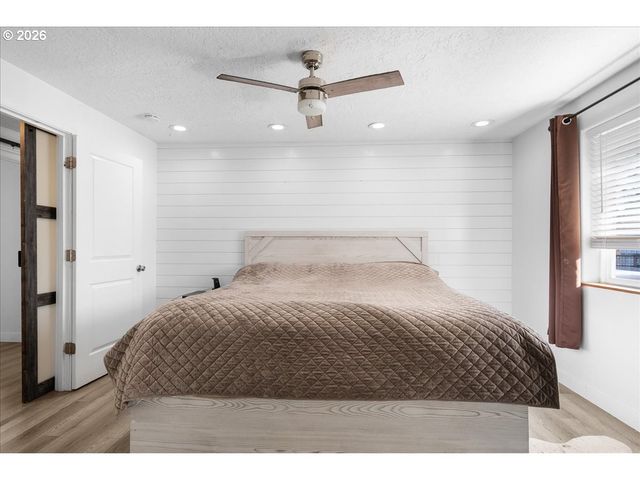 1660 Ne SIEBURG St, Keizer, OR 97303