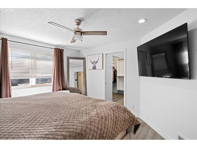 1660 Ne SIEBURG St, Keizer, OR 97303