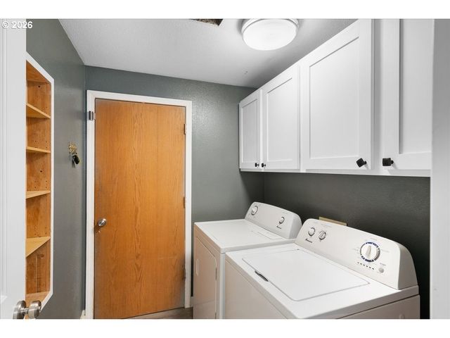 1660 Ne SIEBURG St, Keizer, OR 97303