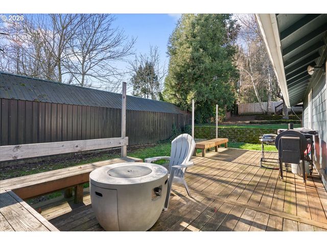 1660 Ne SIEBURG St, Keizer, OR 97303