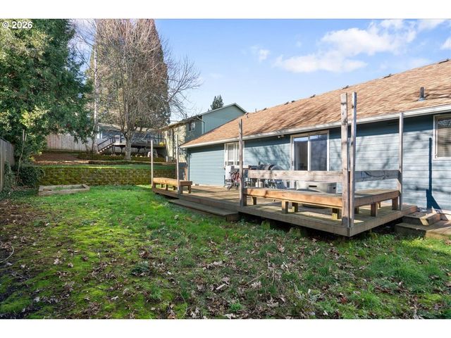 1660 Ne SIEBURG St, Keizer, OR 97303