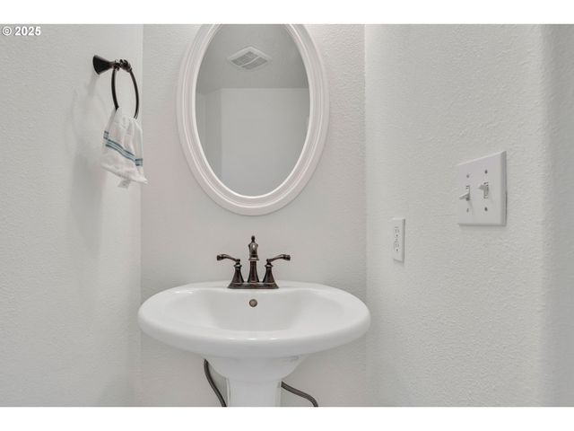 1819 Se 173RD Ave, Vancouver, WA 98683