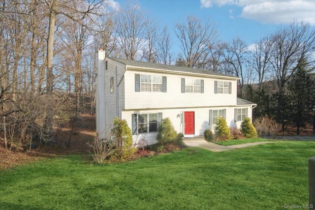 3 Geering Way, Fishkill, NY 12524