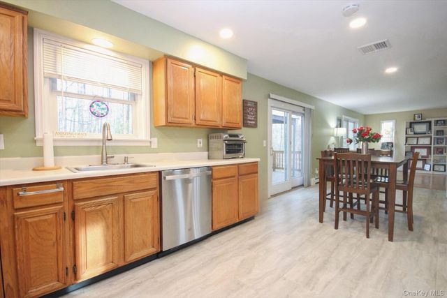 3 Geering Way, Fishkill, NY 12524