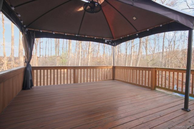 3 Geering Way, Fishkill, NY 12524