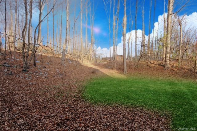 3 Geering Way, Fishkill, NY 12524