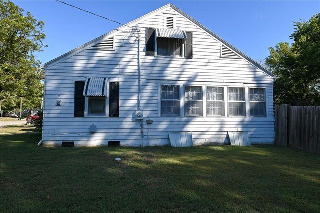 254 N Elm Street, Nevada, MO 64772