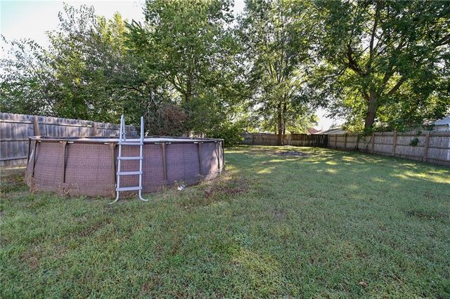 254 N Elm Street, Nevada, MO 64772