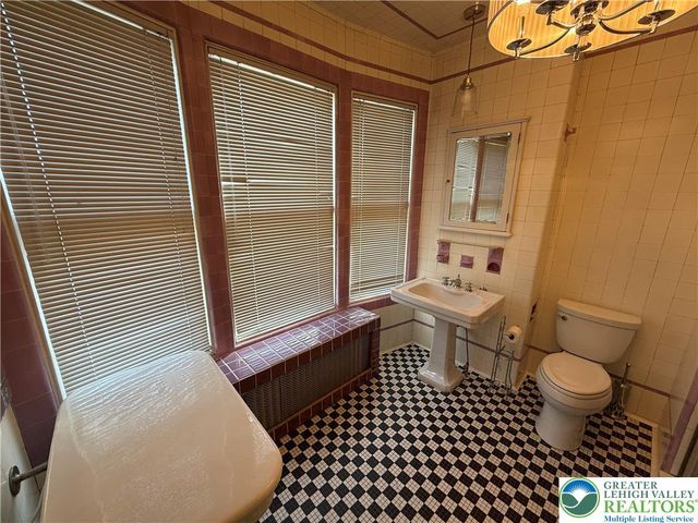 700 Mixsell Street, Easton, PA 18042