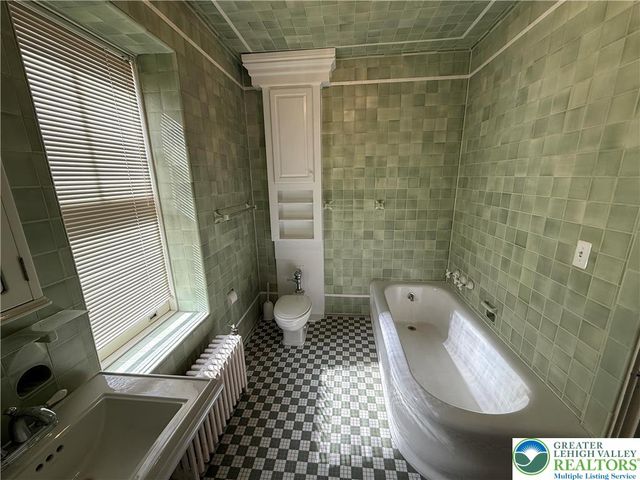 700 Mixsell Street, Easton, PA 18042