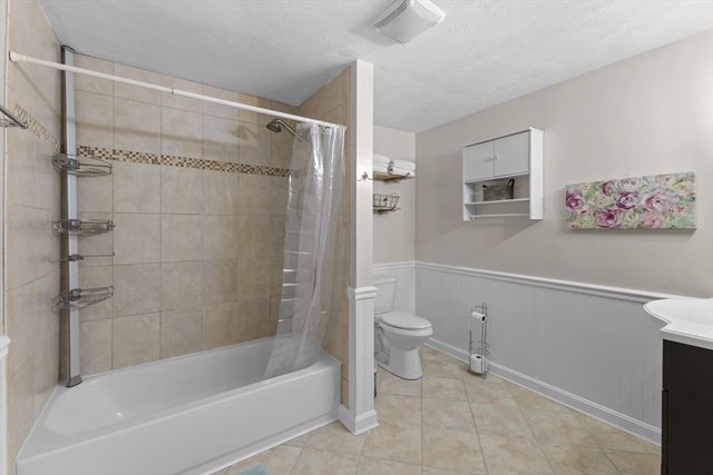 31 Mixter Rd, Holden, MA 01520