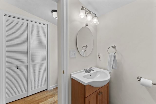 31 Mixter Rd, Holden, MA 01520