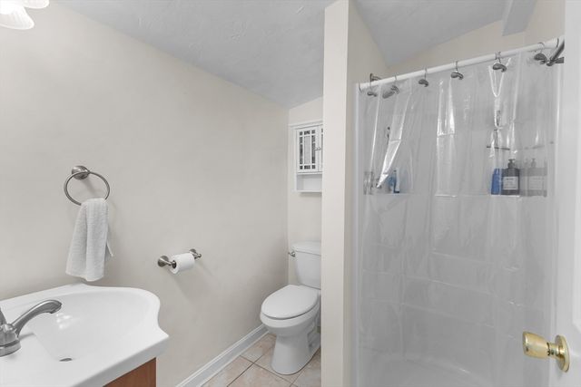 31 Mixter Rd, Holden, MA 01520