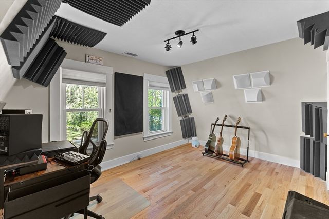 31 Mixter Rd, Holden, MA 01520