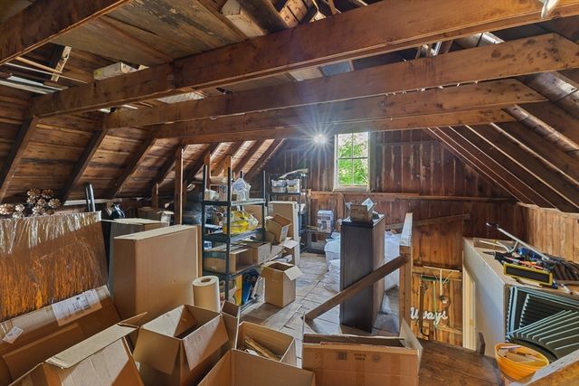 31 Mixter Rd, Holden, MA 01520